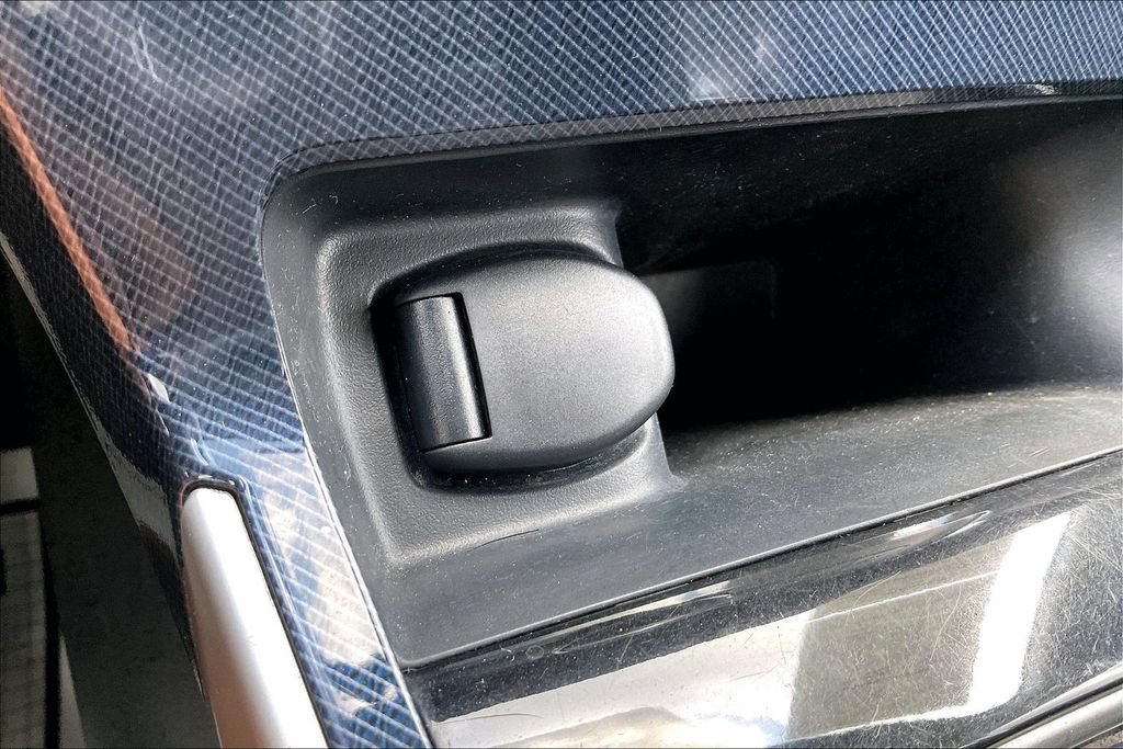 Used 2019 Nissan Sentra SR FWD image 18