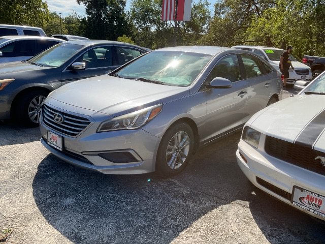 Used 2017 Hyundai Sonata SE w/ Cargo Package FWD image 1