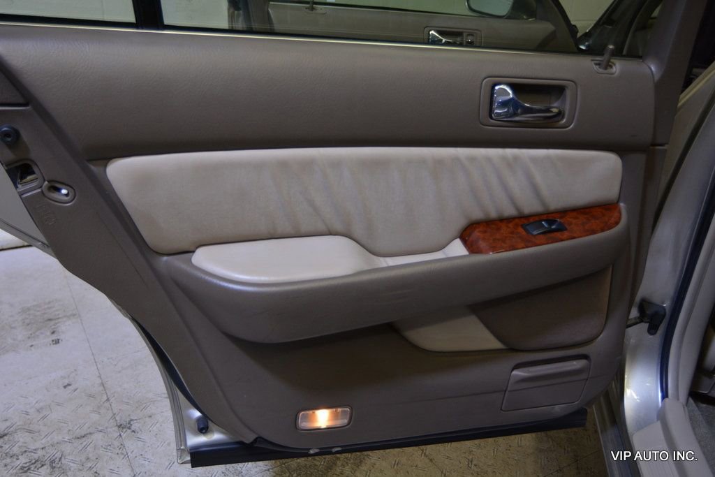 Used 2002 Acura RL image 9