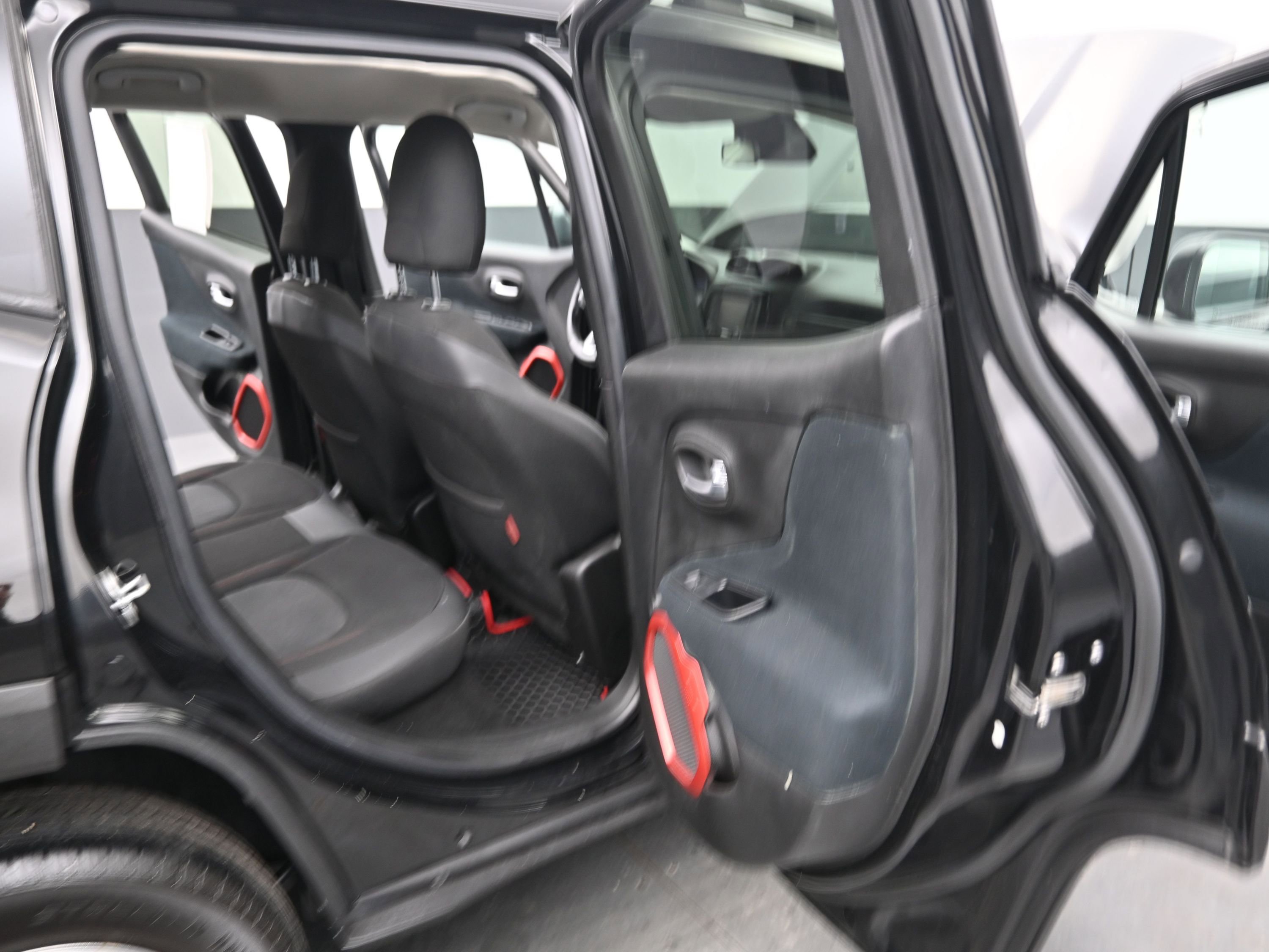 Used 2017 Jeep Renegade Trailhawk image 20