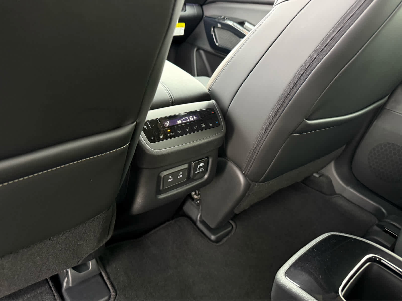 New 2026 Nissan Pathfinder Platinum AWD/4WD image 16