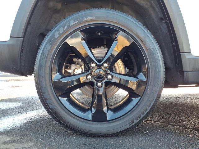 Certified 2023 Jeep Grand Cherokee Altitude image 11