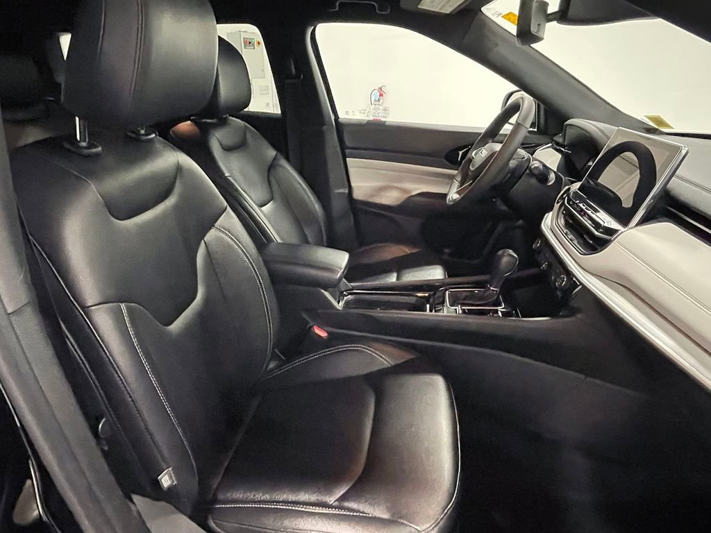 Used 2025 Jeep Compass Limited image 24