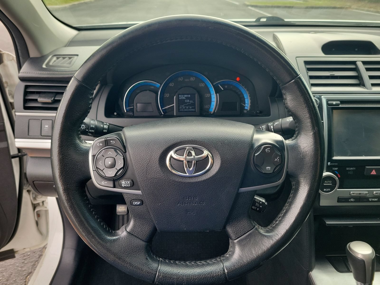 Used 2014 Toyota Camry SE w/ Moonroof Package FWD image 19