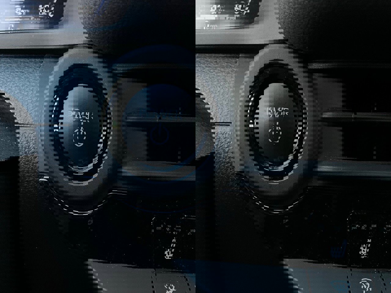 Used 2025 Toyota Crown XLE image 28