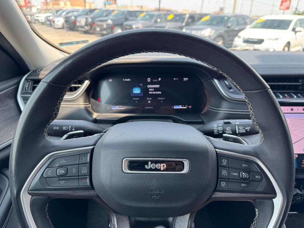 Used 2023 Jeep Grand Cherokee L Limited image 11
