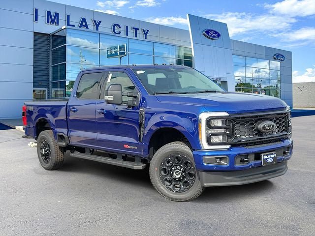 New 2026 Ford F350 Lariat w/ Black Appearance Package