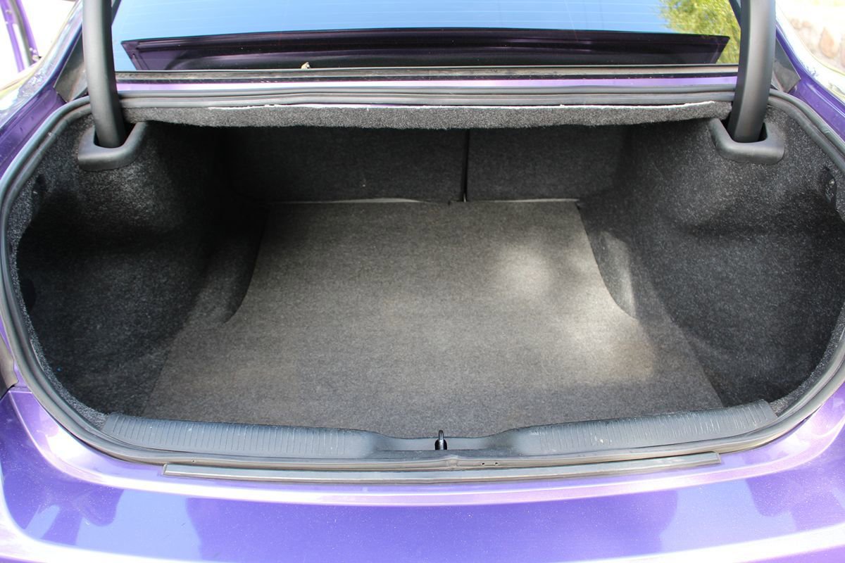 Used 2018 Dodge Charger R/T w/ Plus Group RWD image 19