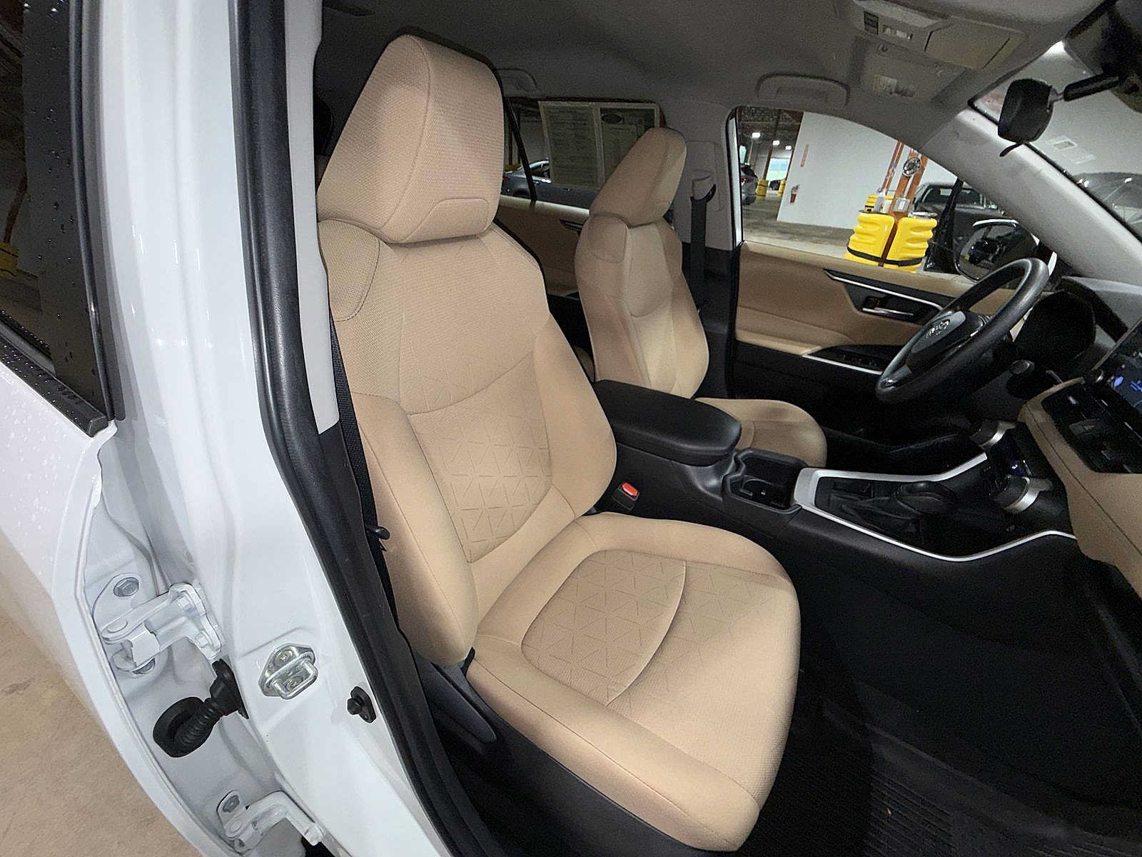 Used 2023 Toyota RAV4 XLE FWD image 16