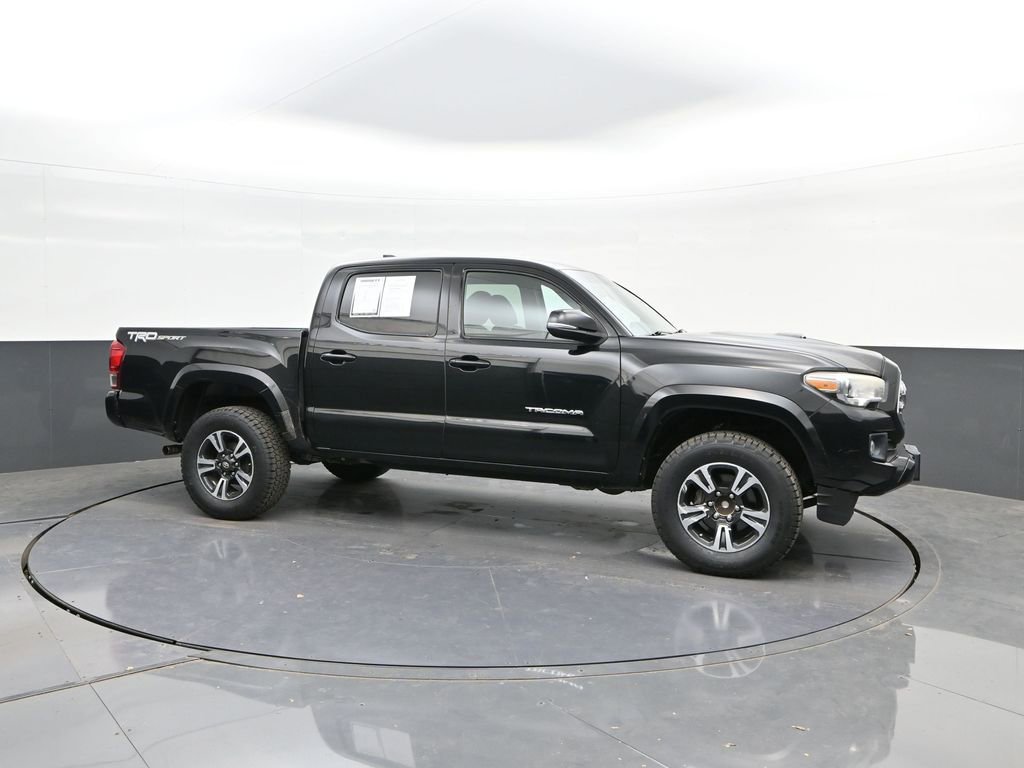Used 2017 Toyota Tacoma TRD Sport w/ Tow Package image 17