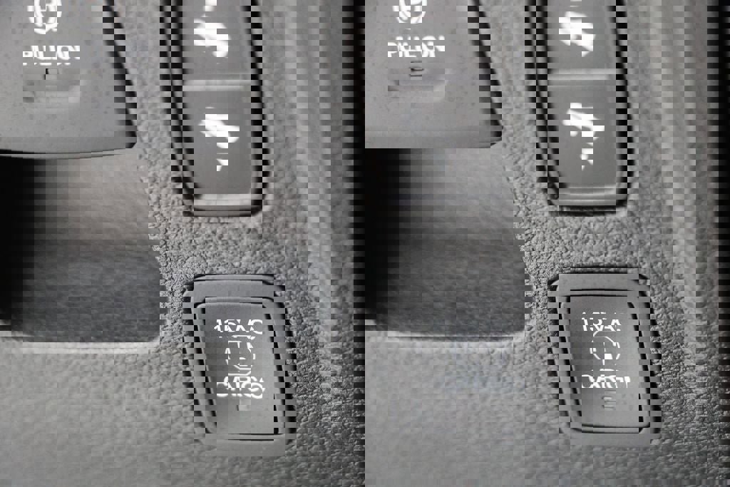 Used 2023 RAM 1500 Laramie image 32