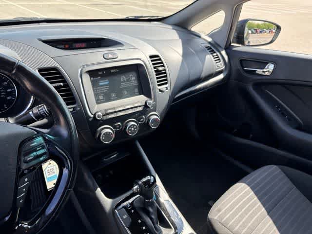 Used 2017 Kia Forte S FWD image 19