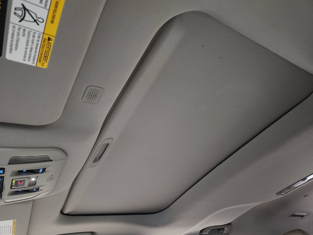 Used 2022 Toyota Highlander Limited FWD image 46