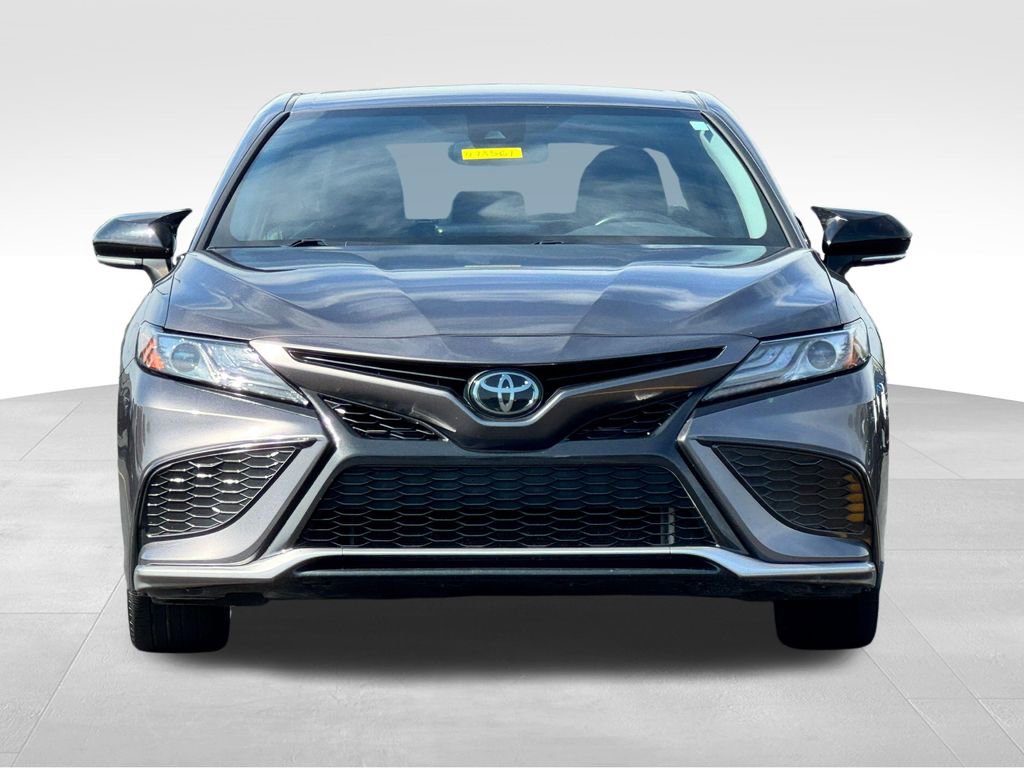 Used 2022 Toyota Camry XSE FWD image 2
