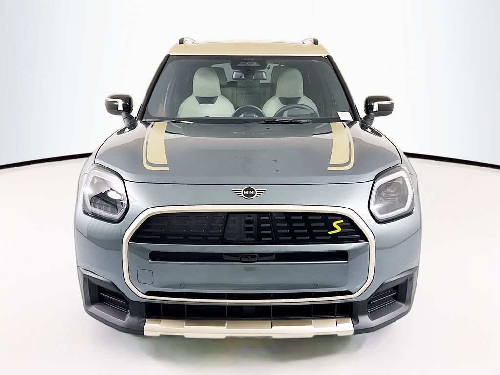 Certified 2025 MINI Cooper Countryman SE w/ Comfort Package Max AWD/4WD image 2