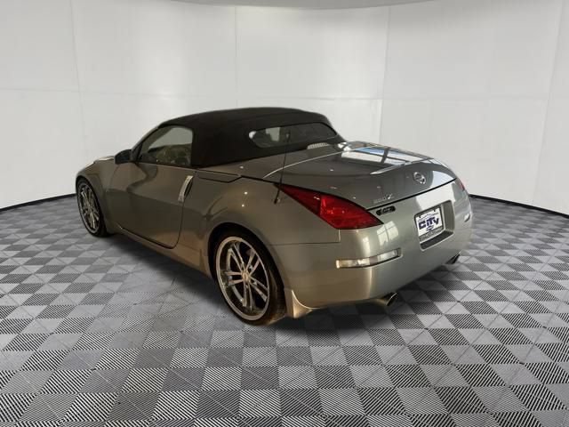 Used 2005 Nissan 350Z Grand Touring RWD image 7