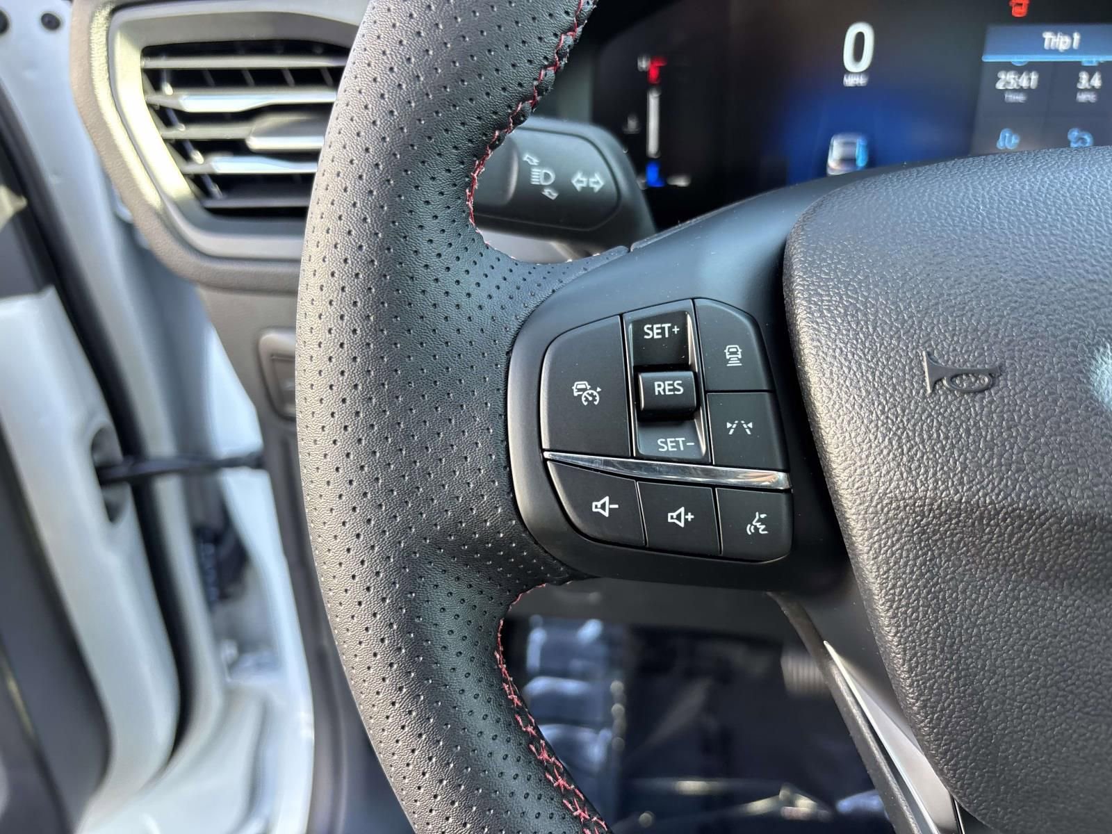 New 2026 Ford Escape ST-Line w/ Tech Pack #1 image 17