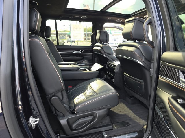 Used 2025 Jeep Grand Wagoneer L Series III w/ Quick Order Packagew 28T AWD/4WD image 38