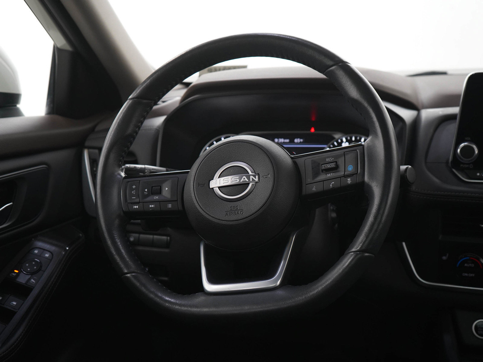 Used 2023 Nissan Rogue SV w/ SV Premium B Package AWD/4WD image 17
