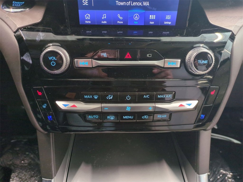 Used 2023 Ford Explorer Platinum w/ Technology Package image 27