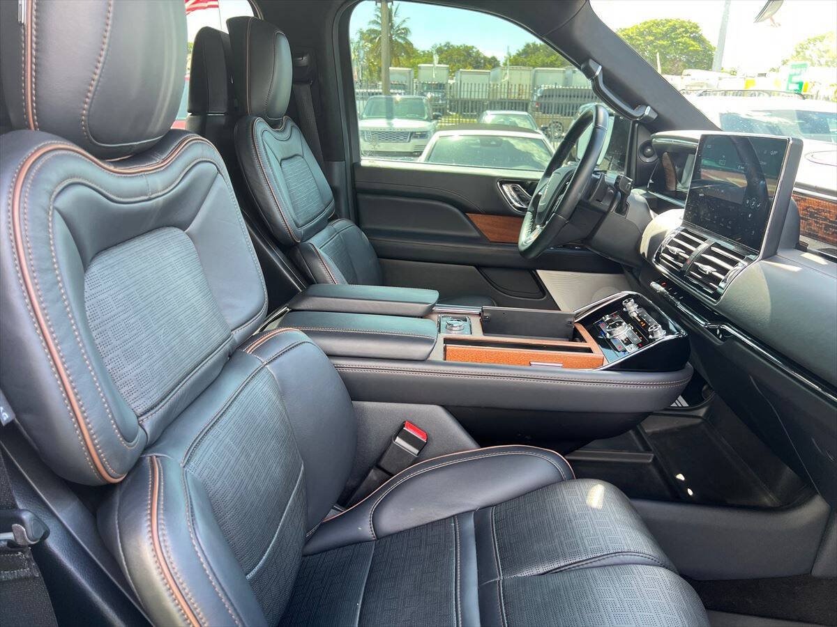 Used 2022 Lincoln Navigator Black Label AWD/4WD image 8