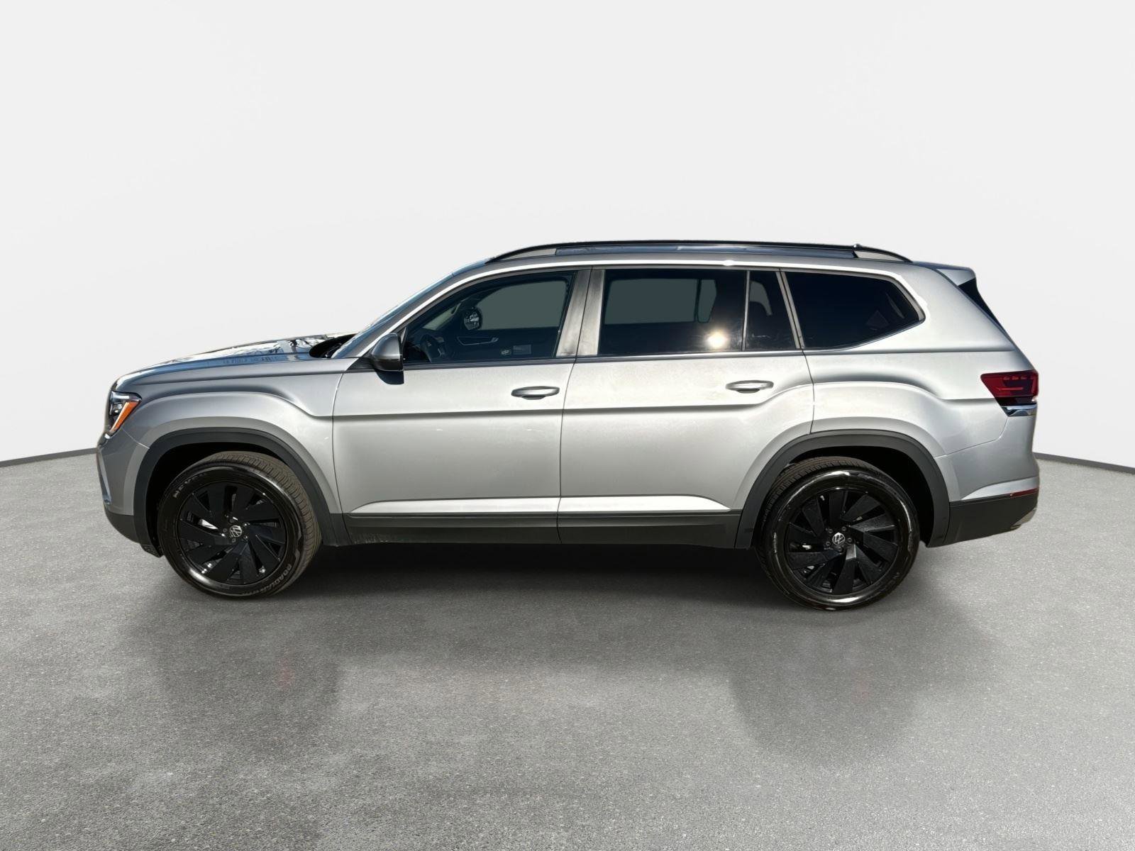 New 2026 Volkswagen Atlas SE image 8