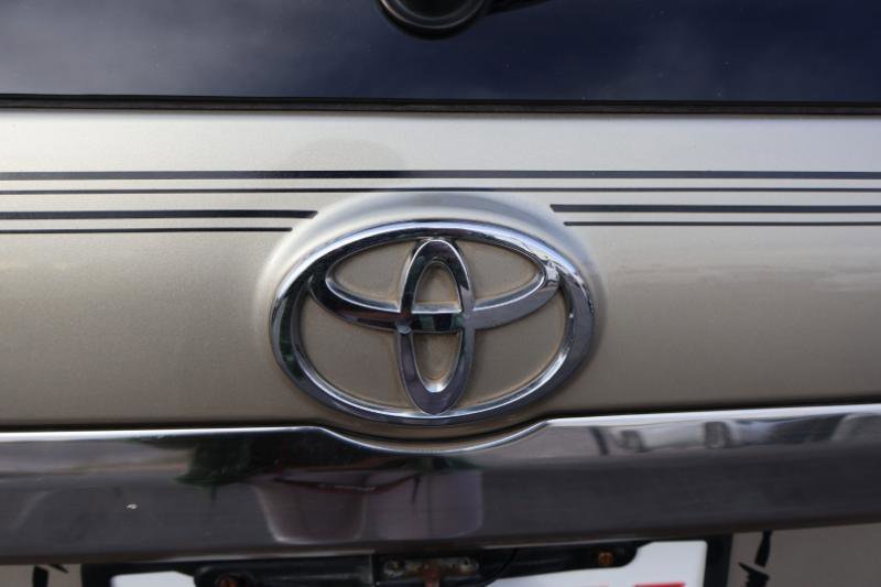 Used 2005 Toyota Sienna LE image 9