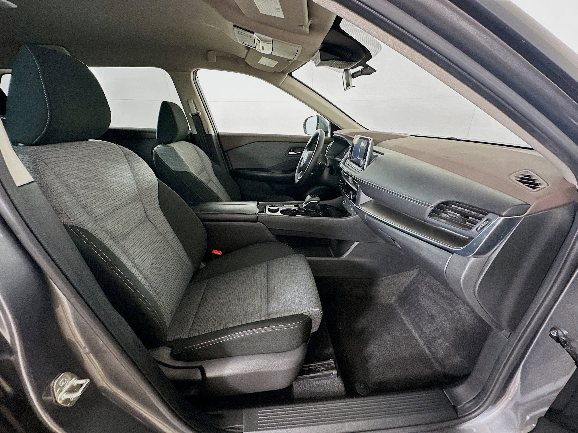 Used 2023 Nissan Rogue SV AWD/4WD image 29