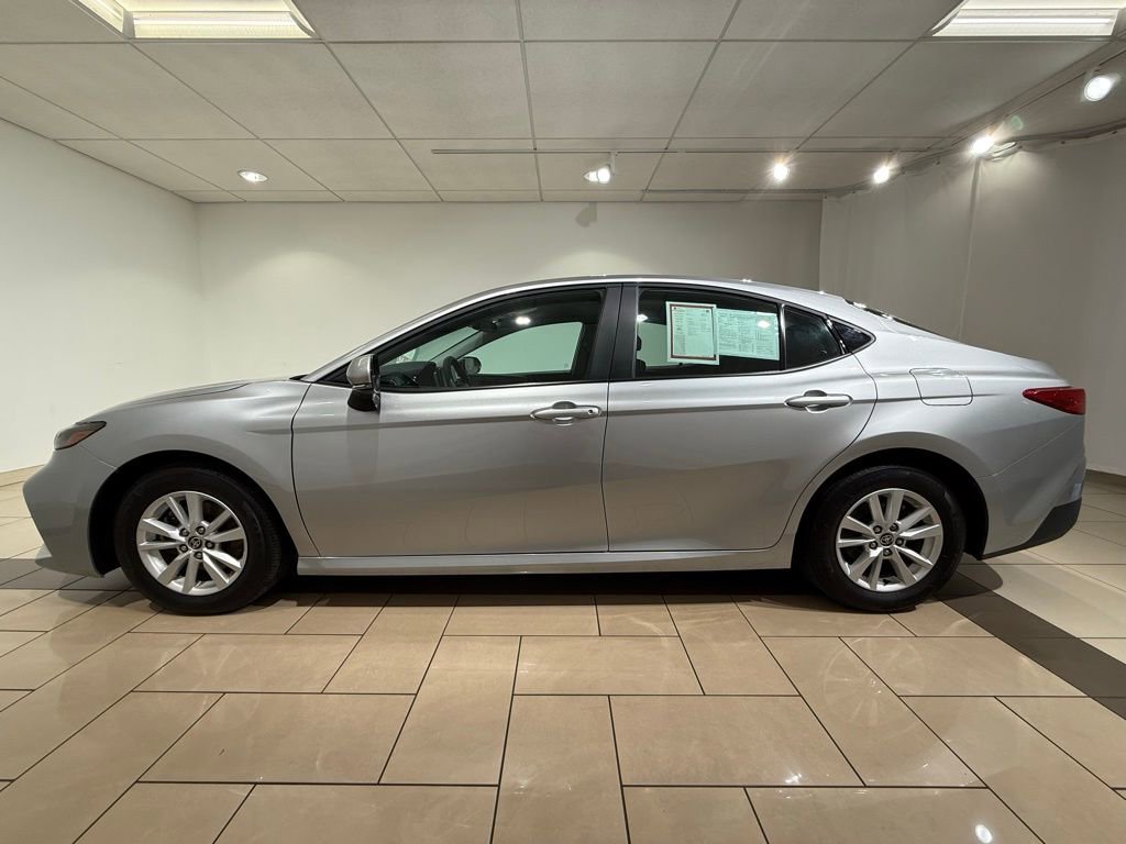 Certified 2025 Toyota Camry SE image 2