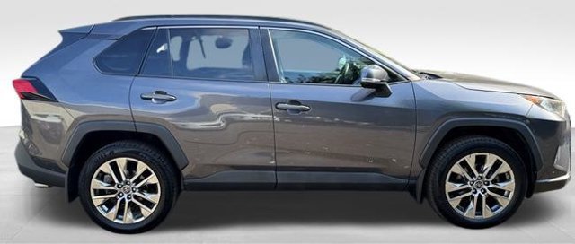 Used 2019 Toyota RAV4 XLE Premium w/ All Weather Liner Package AWD/4WD image 9