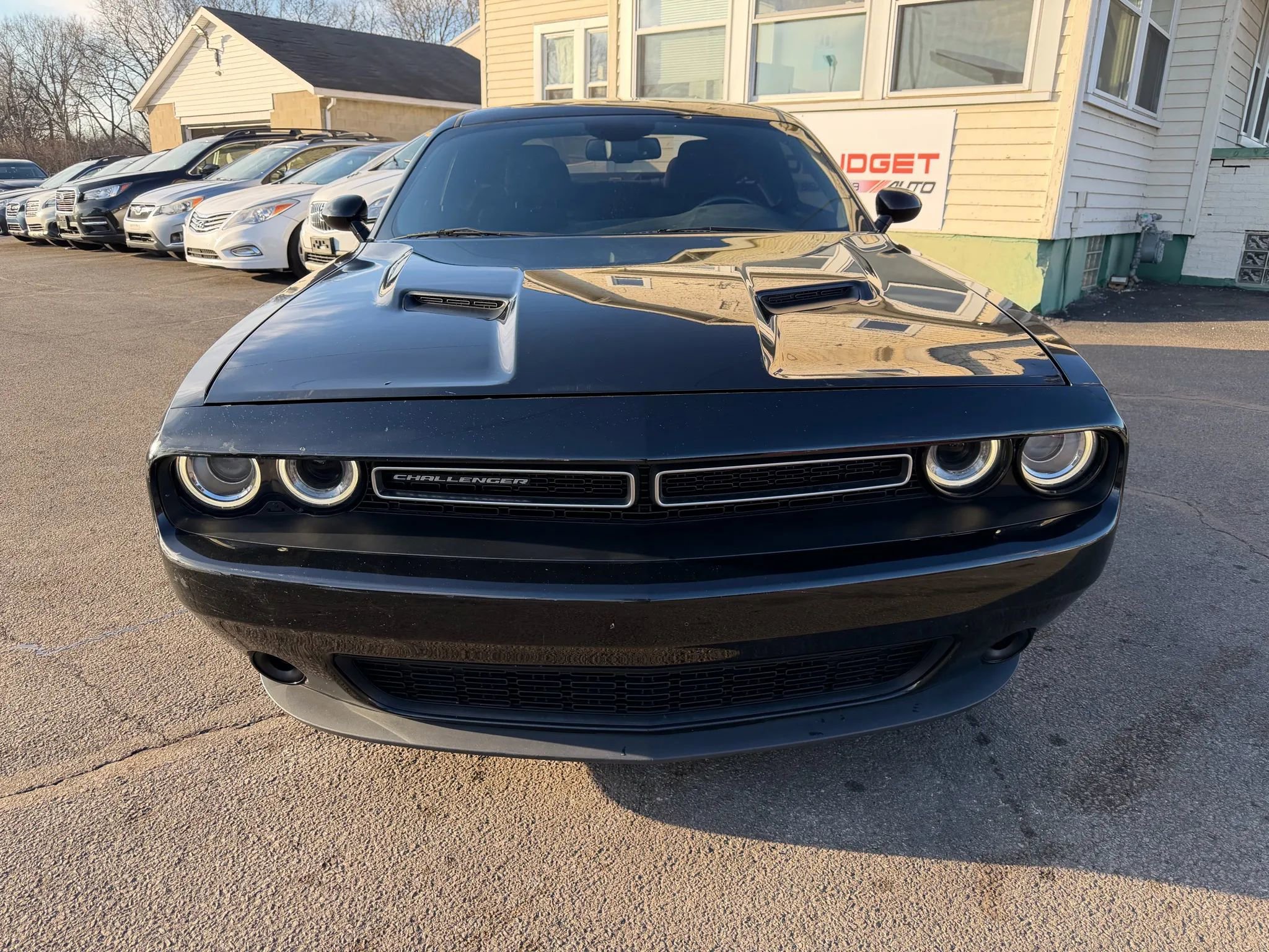 Used 2016 Dodge Challenger SXT image 4