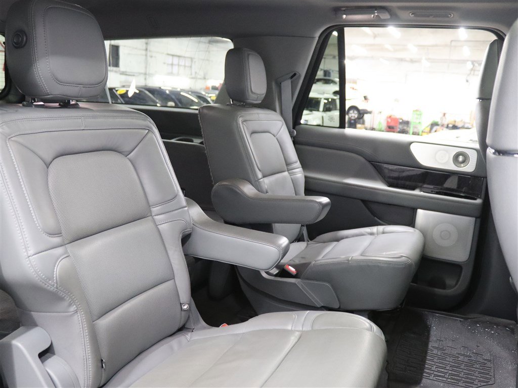 Used 2020 Lincoln Navigator L Reserve w/ Luxury Package image 16
