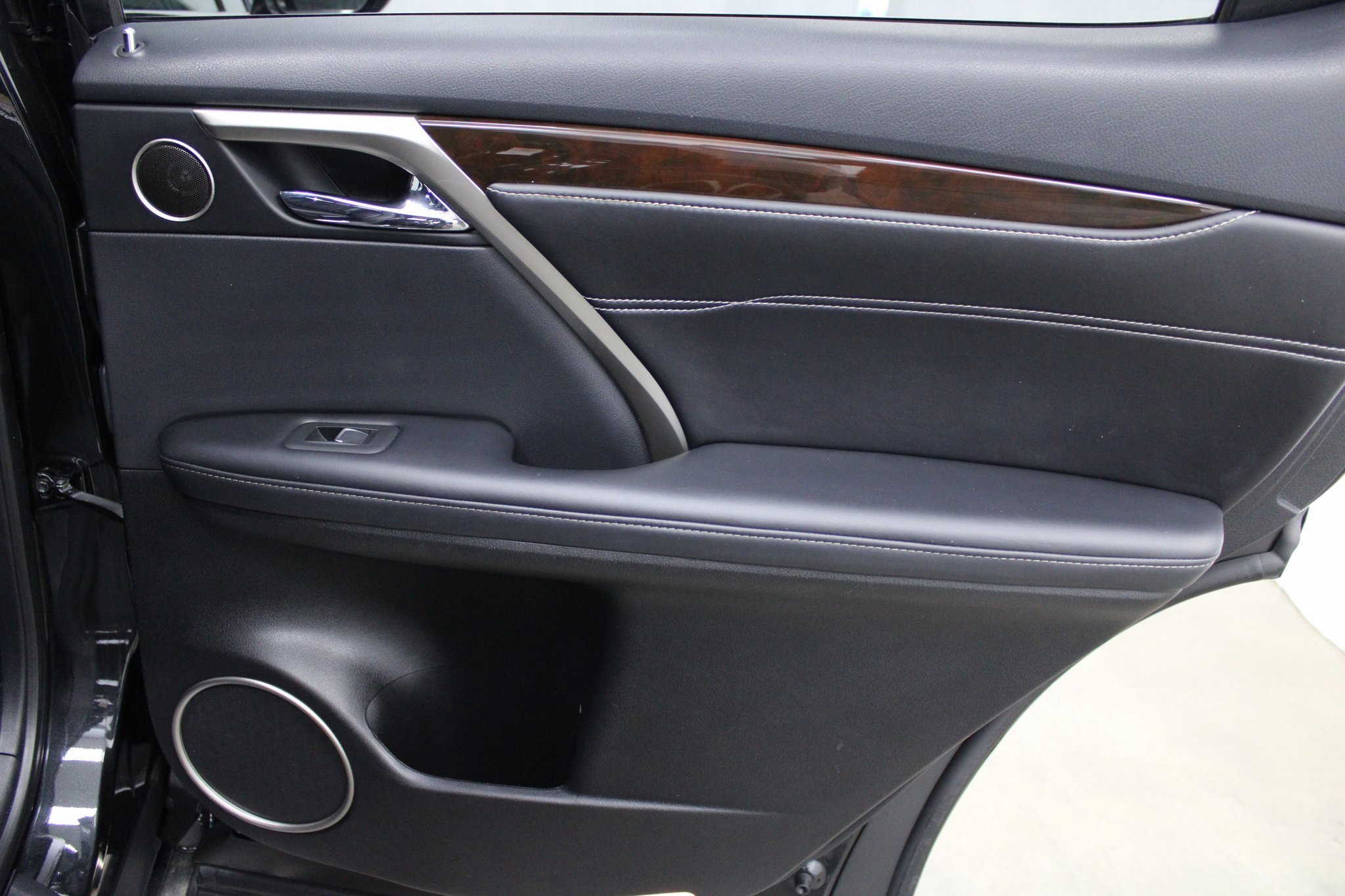 Used 2019 Lexus RX 450h AWD image 26