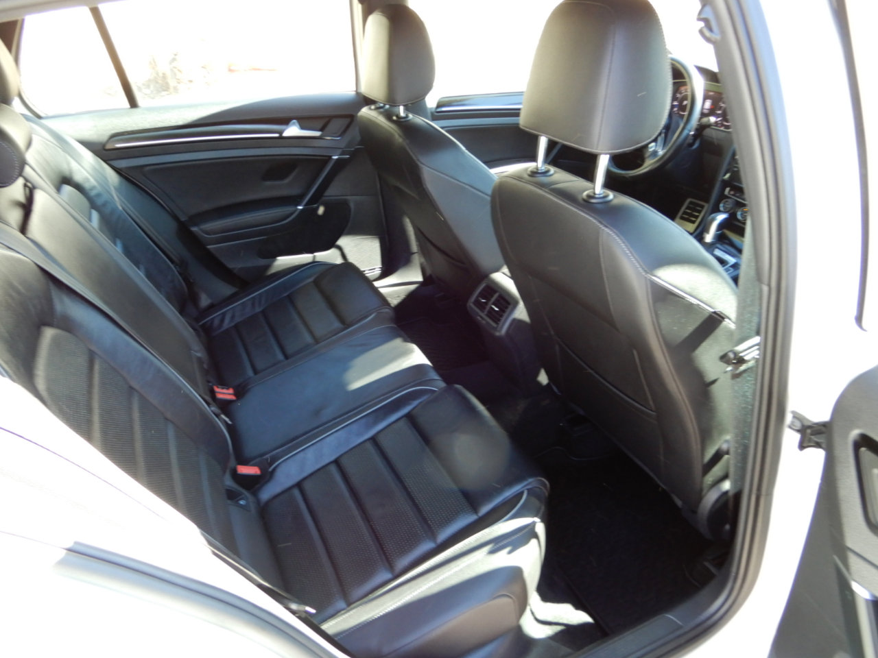 Used 2019 Volkswagen Golf R 4-Door image 10