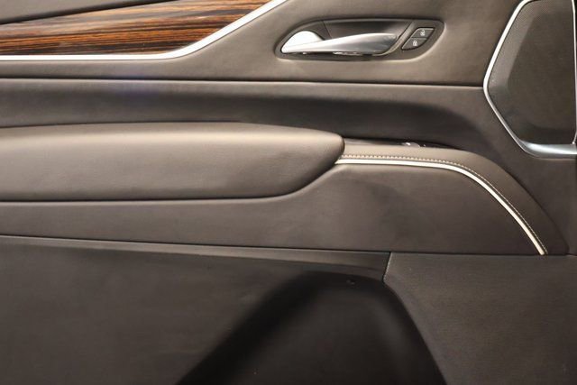 Used 2021 Cadillac Escalade ESV Premium Luxury image 28