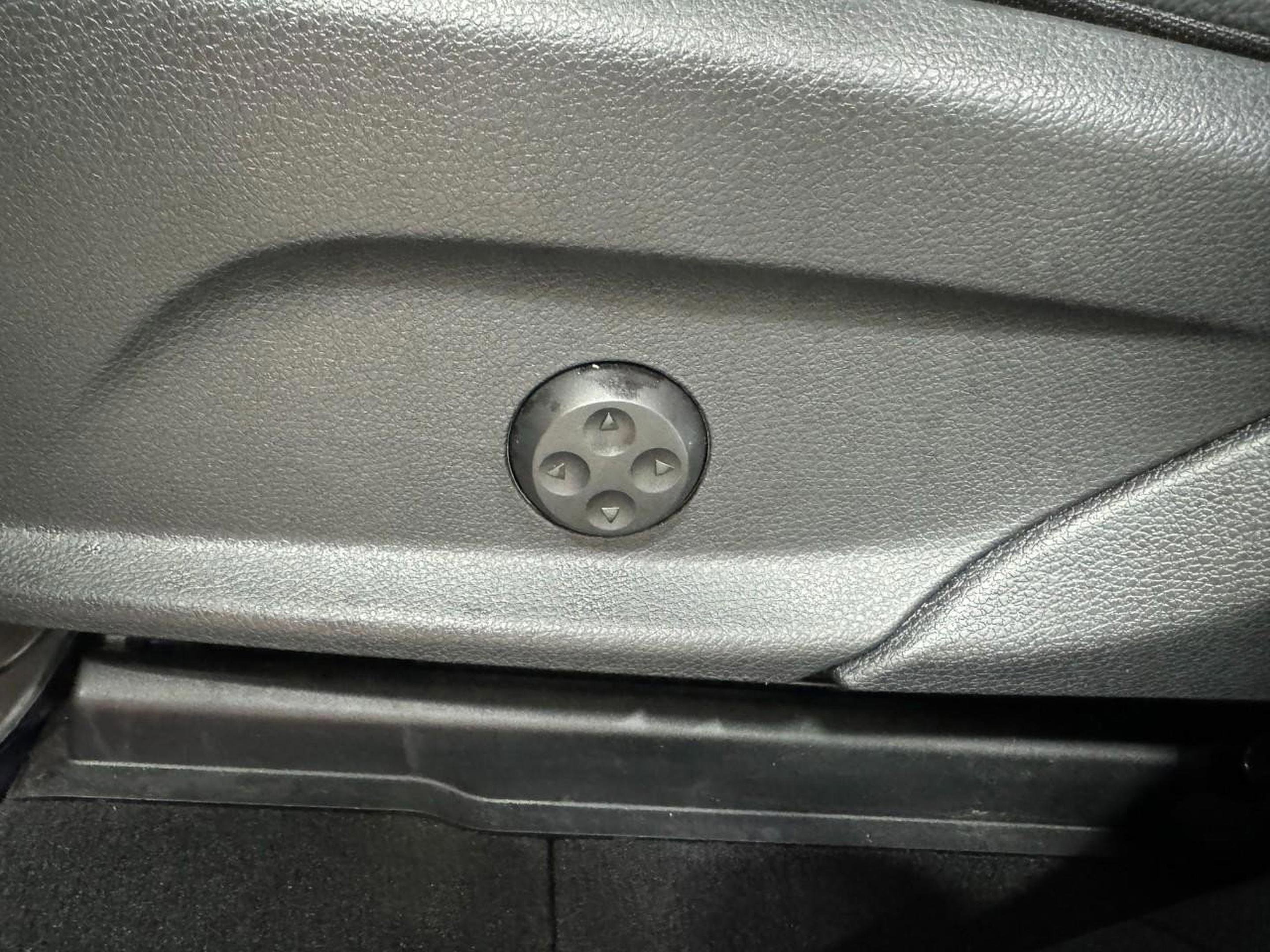 Used 2022 Mercedes-Benz GLC 300 4MATIC image 29