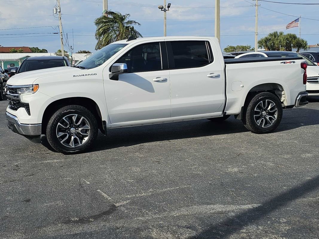 Used 2023 Chevrolet Silverado 1500 LT image 2