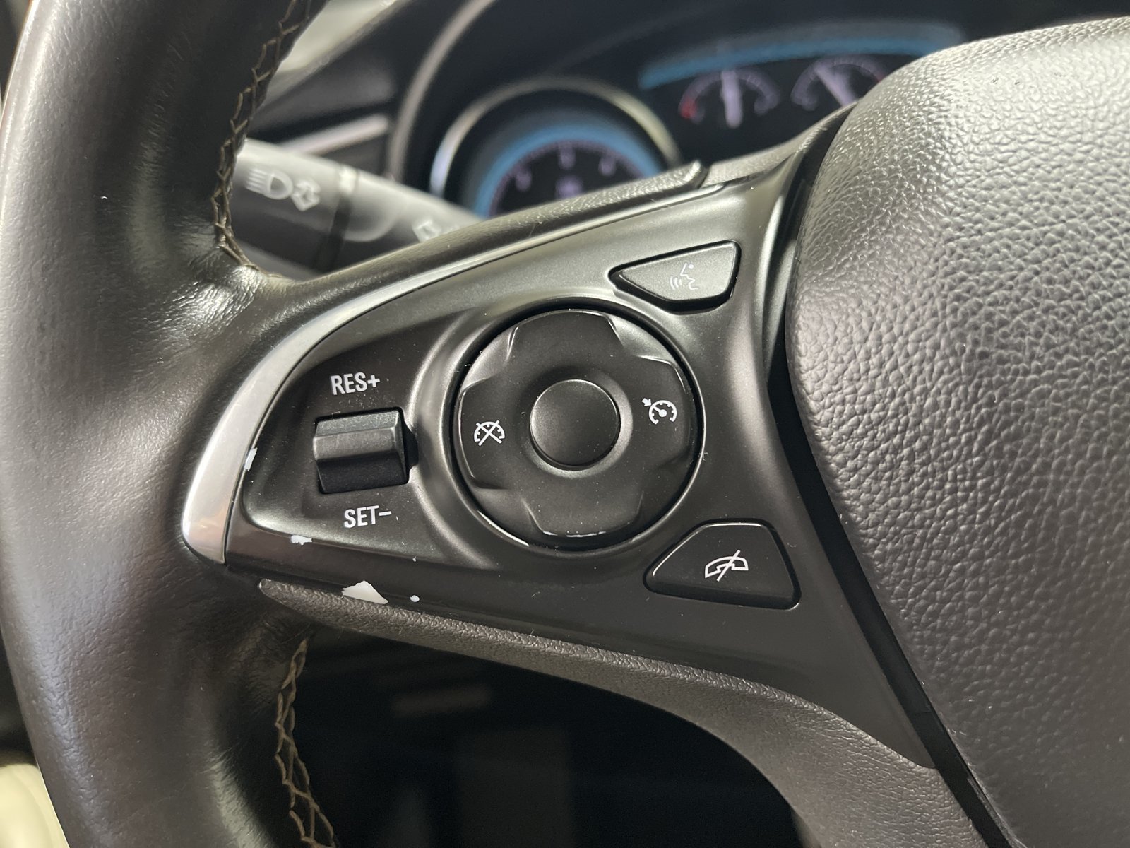 Used 2017 Buick Envision Preferred AWD/4WD image 29