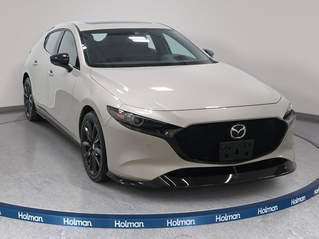 Used 2023 MAZDA MAZDA3 Hatchback w/Premium Plus Pkg image 4