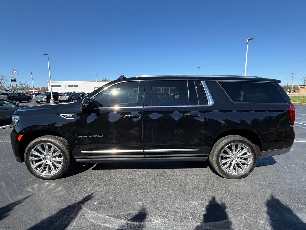 Used 2024 GMC Yukon XL Denali w/ Advanced Technology Package image 5