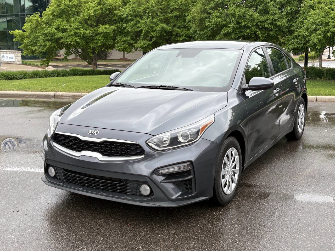 Used 2020 Kia Forte Sedan image 3
