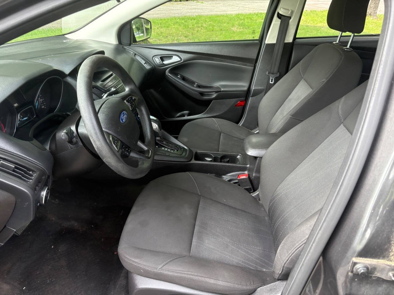 Used 2015 Ford Focus SE FWD image 19