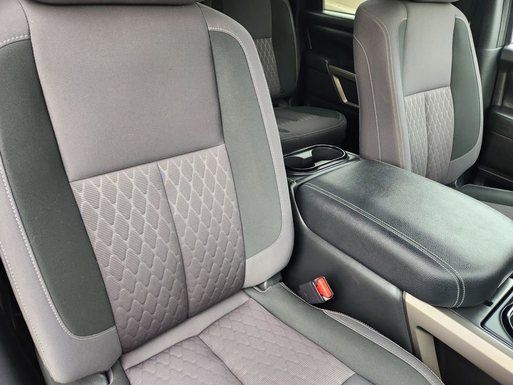 Used 2024 Nissan Titan SV w/ SV Bronze Edition Package image 15