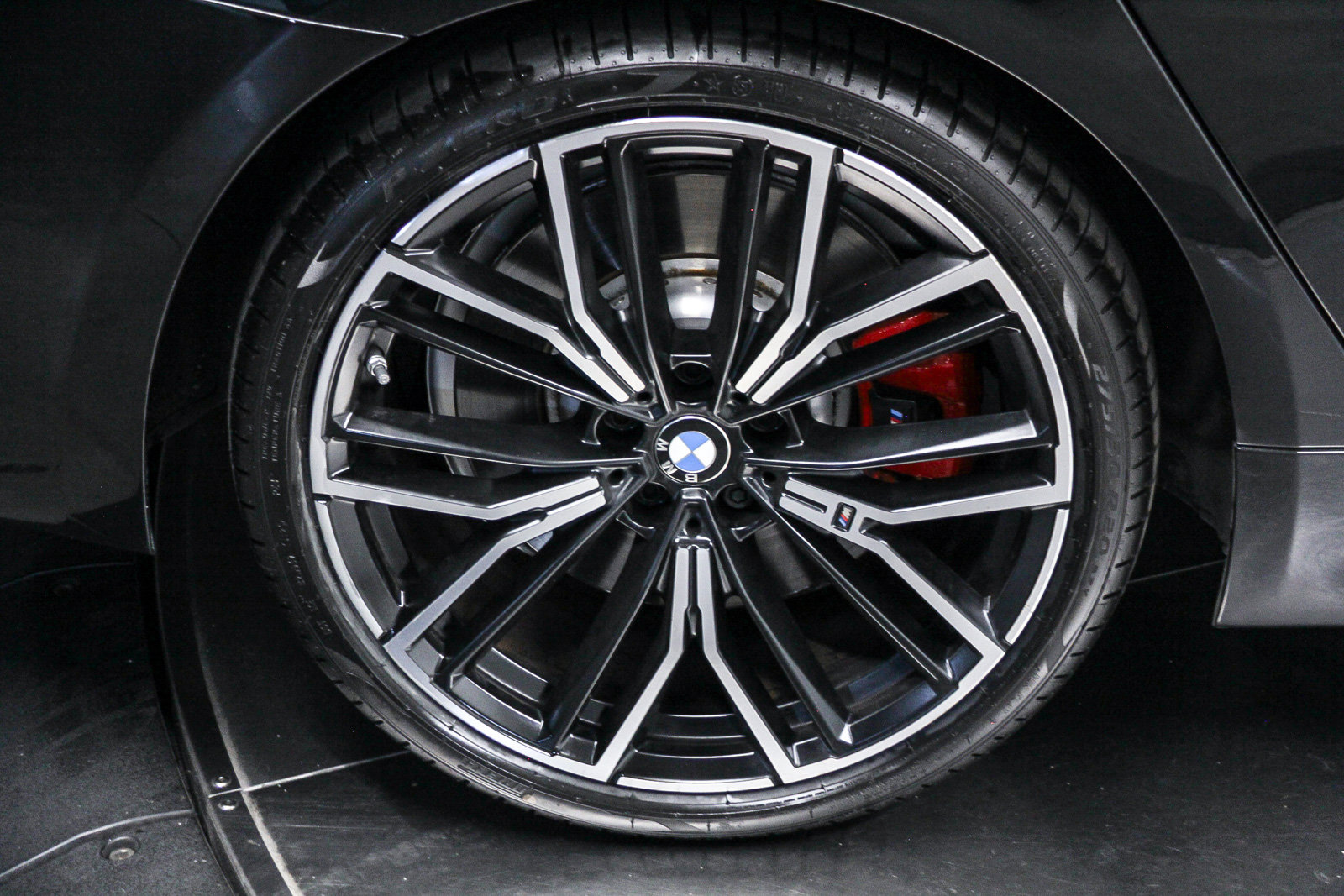 Used 2023 BMW 540i w/ M Sport Package RWD image 8