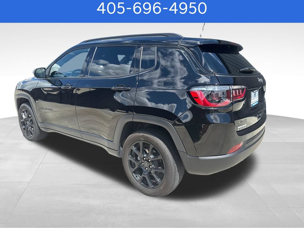 Used 2026 Jeep Compass Latitude AWD/4WD image 3