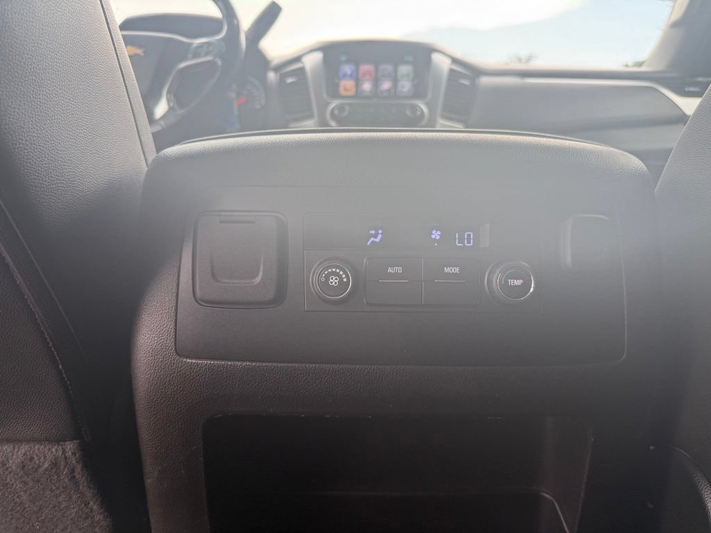 Used 2018 Chevrolet Suburban LT AWD/4WD image 25