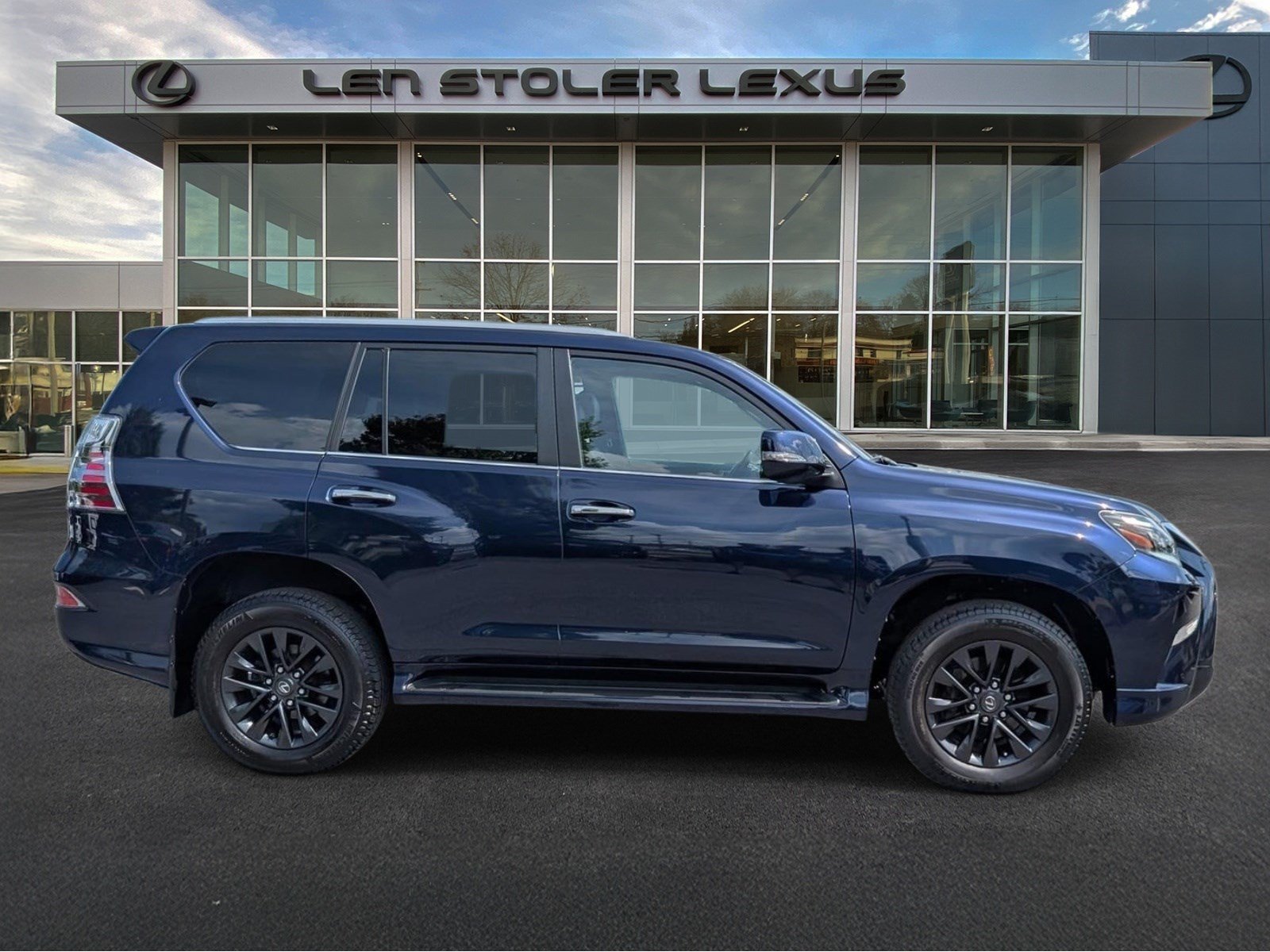 Used 2023 Lexus GX 460 Premium w/ Premium Plus Package AWD/4WD image 2