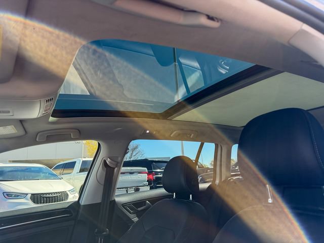 Used 2018 Volkswagen Golf SEL image 24