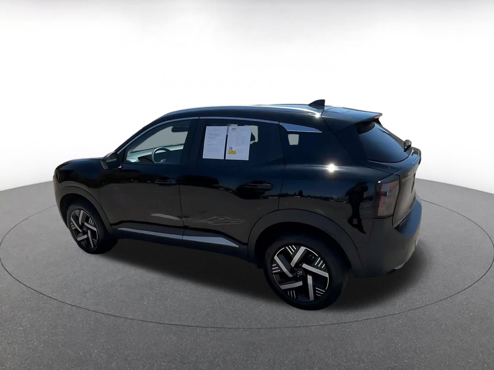 Used 2026 Nissan Kicks SV FWD image 9