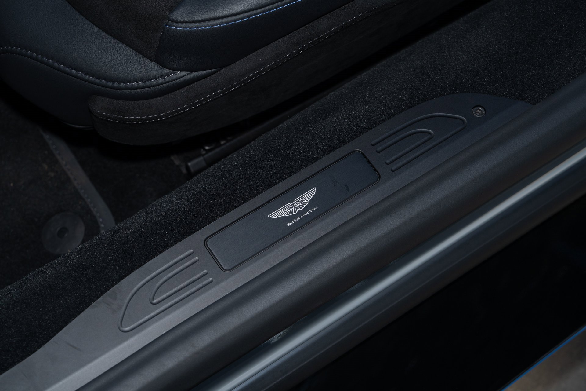 Used 2025 Aston Martin V8 Vantage Coupe image 18